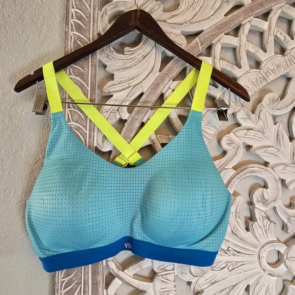 VSX Other - Victoria's Secret  Sport Lightweight Wireless Medium Support Strappy Crossback